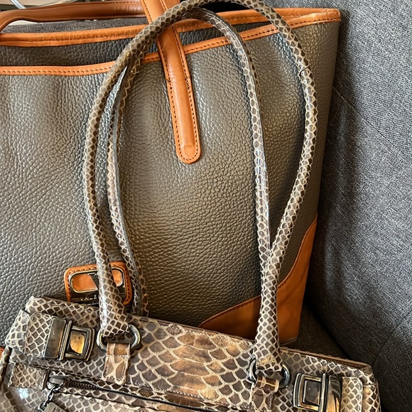 🥂𝐇𝐏🥂Stuart Weitzman Python Mini Baguette Shoulderbag - Picture 3 of 14